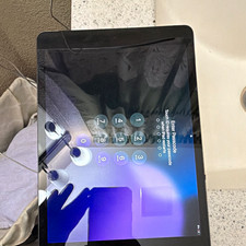 Apple iPad 10.2in 64GB Wi‑Fi + 4G iOS Gray Tablet For Parts/Not Working picture