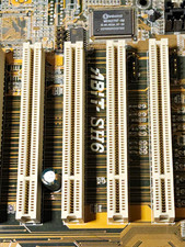 ABIT SH6 Slot 1 Pentium III 667 Radeon 9100 128MB PC Bundle PSU-READ DESCRIPTION picture