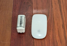Genuine Apple A1296 Magic Mouse 3 MB829LL/A A1360 MC500ll/A AA Battery Charger picture