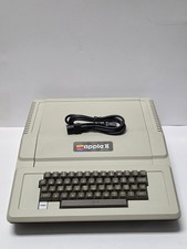 Apple II Plus Model A2S1048A Vintage Personal Computer  Powers On, Read picture