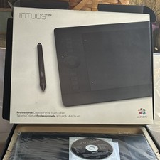 Wacom Intuos Pro PTH-651 USB Graphics Tablet w/ Pen/Stylus, Box & Accessories picture