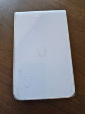 Ubiquiti UniFi UAP-AC-IW In-Wall AP w/Mount Plate, 4 spatial streams w/2p switch picture