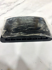 D-Link DGS-1008G 8-Port Gigabit Ethernet Unmanaged Desktop Switch picture