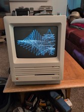 APPLE MACINTOSH SE M5011 VINTAGE COMPUTER  picture