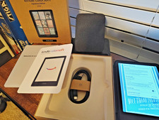 Amazon Kindle Colorsoft Signature Edition 32GB W/ Wireless Charger /Cover Bundle picture