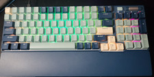 Royal Kludge RK96 Forest Blue, Wireless, wrist rest Open box  2 sets of switches picture