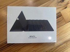 Brand New Black Apple Smart Keyboard (A1829) for 10.5-inch iPad Pro MPTL2LL/A picture