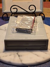 Samsung SC-140 CD-Master 40E Internal IDE CD-ROM Drive Grey/Black Bezel - TESTED picture