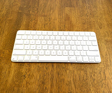Apple Magic Keyboard A2450 Wireless White/Silver Aluminum English QWERTY picture