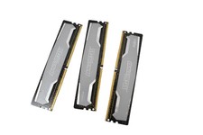 Crucial Ballistix 24GB 3x8GB DDR4 2400 PC4-19200 DIMM Desktop Computer DDR4 picture