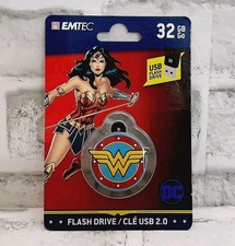 Wonder Woman 32GB Flash Drive picture
