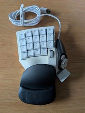 Razer Tartarus Pro analog gaming keypad exclusive ZEBRA limited edition picture