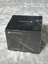 Monoprice 5-Port 10/100/1000Mbps Gigabit Ethernet Unmanaged Switch Network Hub picture