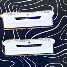 Corsair Vengeance RGB Pro White 32GB (2x16GB) DDR4-3600 DIMM picture
