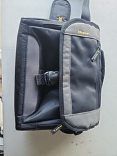 Targus CityGear Mini Messenger iPad Tablet Bag Soft Case 12”x9” picture