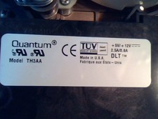 DLT Tape Drive Quantum TH3AA 70-60158-04 SCSI SE B02 4 pni Standalone picture