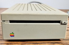 Apple 3.5 Drive A9M0106 External Floppy Disk Beige 1980s integrated DB-19 cable picture