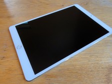 Apple iPad Pro 10.5 512GB Wi-Fi Silver MPGJ2LL/A with Apple Smart Keyboard picture