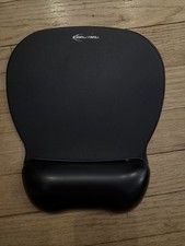 Innovera Softskin Gel Mouse Pad with Wrist Rest IVR-51450, Black picture