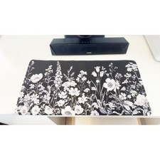 Aesthetic Minimalist Wildflower Large Mouse Pad 23.6