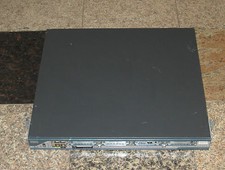 GENUINE CISCO2801 CISCO 2800 SERIES ROUTER 2801 w/64MB Flash Card picture