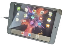 Apple iPad Mini A1454 Functions Well Cracked Glass Charger + HDMI Adapter Bundle picture