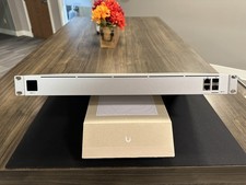 Ubiquiti UniFi Gateway Pro UXG-Pro 1U Rackmount Router 10G SFP+ w/ Ears & Cord picture