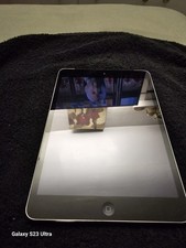 Working And Non Working Iphones, And Ipads Various Years. picture