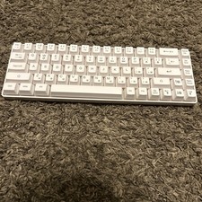 Solakaka 68 Key Compact Keyboard Model: SK968 Gaming White Great Condition picture