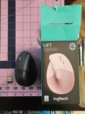 Logitech Lift left handed black ergonomic mouse, vertical, working picture
