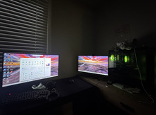 GAMING PC AND GAMING MONITOR picture