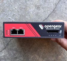 OPENGEAR Resilience Gateway ACM7008-2-LMV network management RARE picture