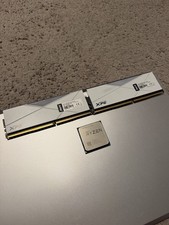 XPG Z1 16GB (2x8GB) DDR4-3200 PC4-25600 288-Pin DIMM AX4U32008G16A  picture