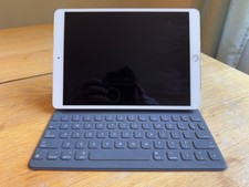 Apple iPad Pro 10.5 512GB Wi-Fi Silver MPGJ2LL/A with Apple Smart Keyboard picture