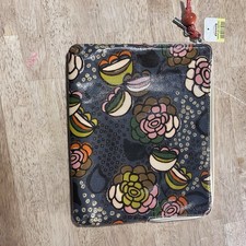 Fossil Key-Per Zipper Case Tablet iPad 8.5” X 10.5” Oil Cloth Gray Floral picture