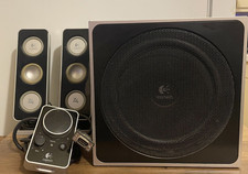 Logitech Z-4 2.1 Speaker System w/ 2 Speakers and Subwoofer Included picture