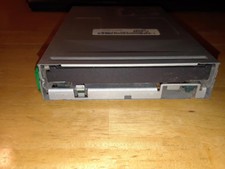 Samsung SFD-321J/ADNR 3.5 Inch Floppy Disk Drive picture